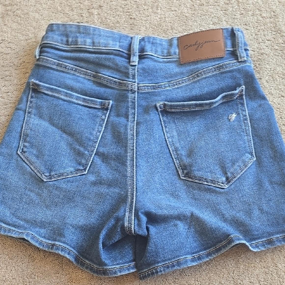Carly Jean Los Angeles Classic Blue Jean Shorts - Picture 3 of 3